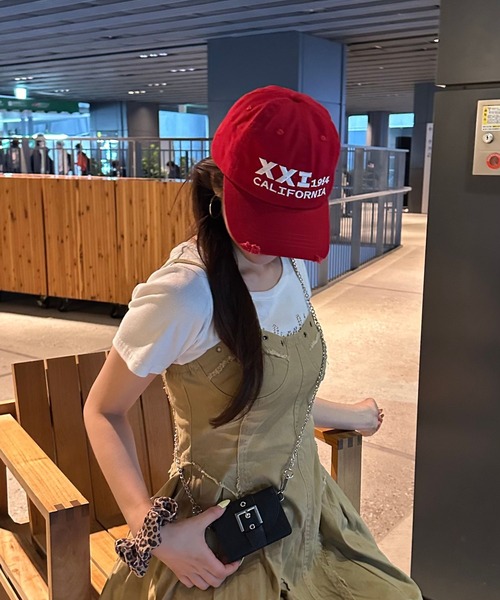 FOREVER 21(フォーエバー トゥエンティーワン)の「【2025SS】ヴィンテージ加工キャップ(キャップ・レディース・ネイビー/レッド/ブラック・FREE)」の6枚目の写真