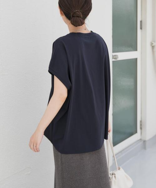 URBAN RESEARCH DOORS(アーバンリサーチドアーズ)の「『UR TECH』汗染み防止ドルマンTシャツ(Tシャツ/カットソー・レディース・チャコールグレー/オフホワイト/ライトグレー/ブラウン/ネイビー・MEDIUM)」の12枚目の写真