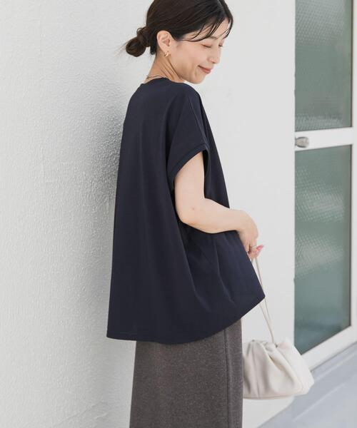 URBAN RESEARCH DOORS(アーバンリサーチドアーズ)の「『UR TECH』汗染み防止ドルマンTシャツ(Tシャツ/カットソー・レディース・チャコールグレー/オフホワイト/ライトグレー/ブラウン/ネイビー・MEDIUM)」の13枚目の写真