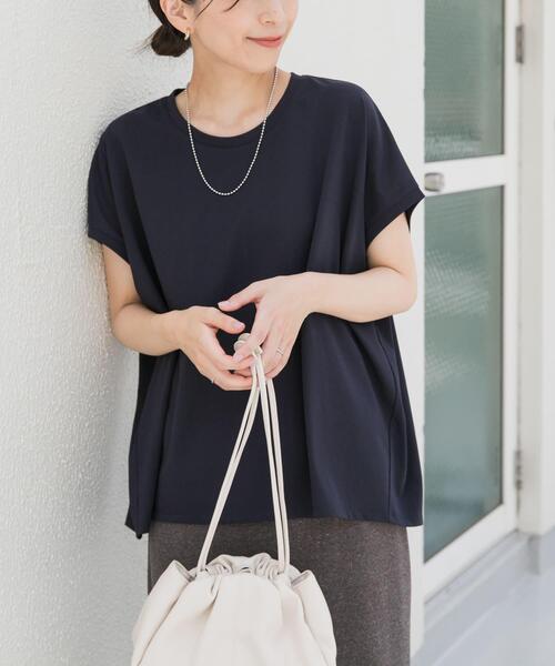 URBAN RESEARCH DOORS(アーバンリサーチドアーズ)の「『UR TECH』汗染み防止ドルマンTシャツ(Tシャツ/カットソー・レディース・チャコールグレー/オフホワイト/ライトグレー/ブラウン/ネイビー・MEDIUM)」の14枚目の写真