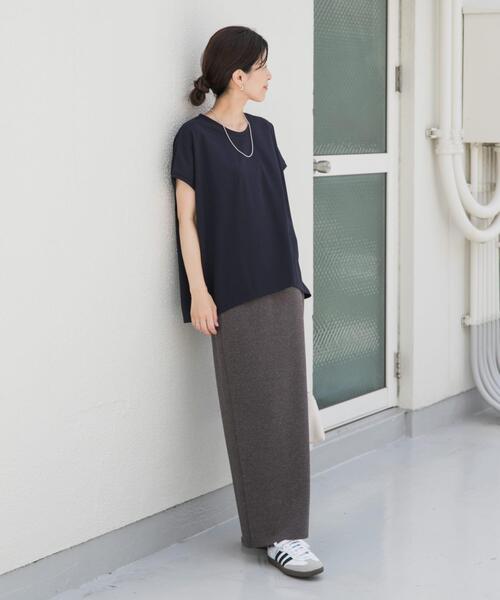 URBAN RESEARCH DOORS(アーバンリサーチドアーズ)の「『UR TECH』汗染み防止ドルマンTシャツ(Tシャツ/カットソー・レディース・チャコールグレー/オフホワイト/ライトグレー/ブラウン/ネイビー・MEDIUM)」の16枚目の写真