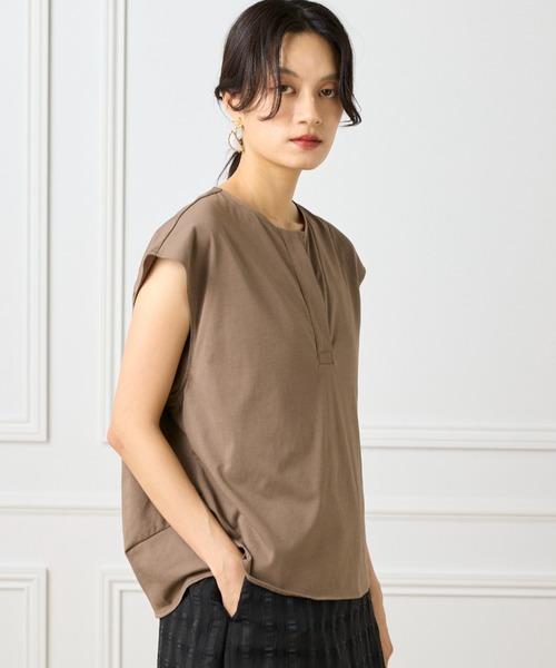 INED（イネド）の「【UVカット】スキッパーデザイントップス（Tシャツ/カットソー・レディース・モカ/ブラック・9号/11号）」の11枚目の写真