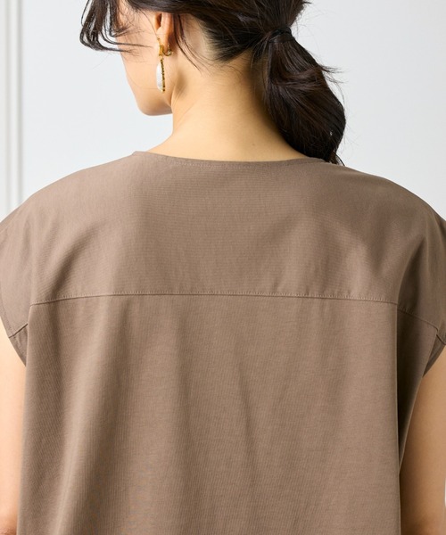 INED（イネド）の「【UVカット】スキッパーデザイントップス（Tシャツ/カットソー・レディース・モカ/ブラック・9号/11号）」の16枚目の写真