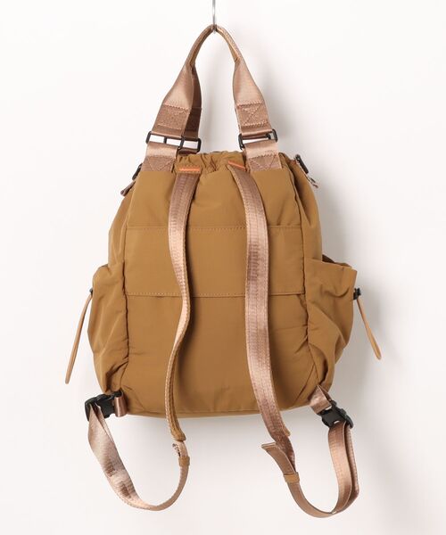 新品♡デシグアル　マルチポジション　ベージュ　マルチウェイ　バッグ　旅行カバン マルチポジションのドローストリングバックパック（バックパック