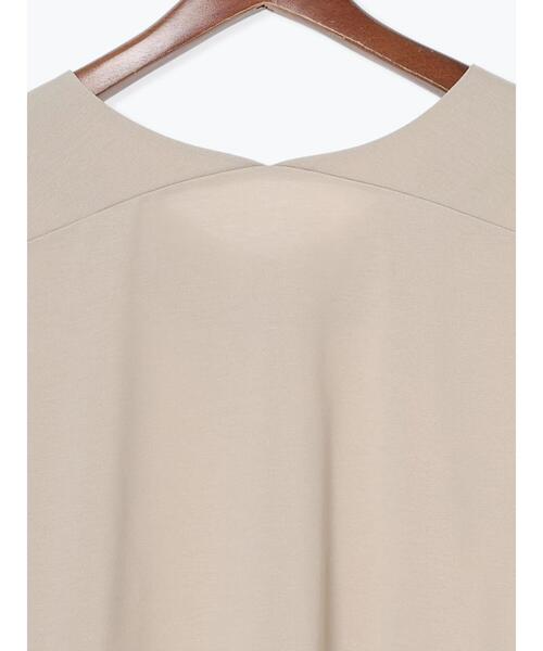 Te chichi TERRASSE（テチチテラス）の「【接触冷感】Vネックフレンチスリーブトップス（Tシャツ/カットソー・レディース・ブラック/ベージュ/オフホワイト・F）」の5枚目の写真