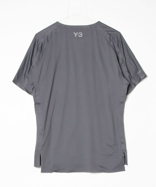 Y-3（ワイスリー）の「Y-3 RUNNING SHORT SLEEVE TEE（Tシャツ/カットソー・メンズ・グレー・SMALL/X-SMALL/X-LARGE/MEDIUM/LARGE）」の5枚目の写真