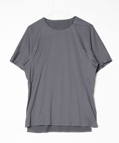 Y-3（ワイスリー）の「Y-3 RUNNING SHORT SLEEVE TEE（Tシャツ/カットソー・メンズ・グレー・SMALL/X-SMALL/X-LARGE/MEDIUM/LARGE）」の4枚目の写真