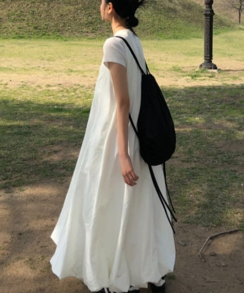 Aelina(エリナ)の「ノースリーブワンピース(ワンピース・レディース・ホワイト/ブラック・F)」の16枚目の写真
