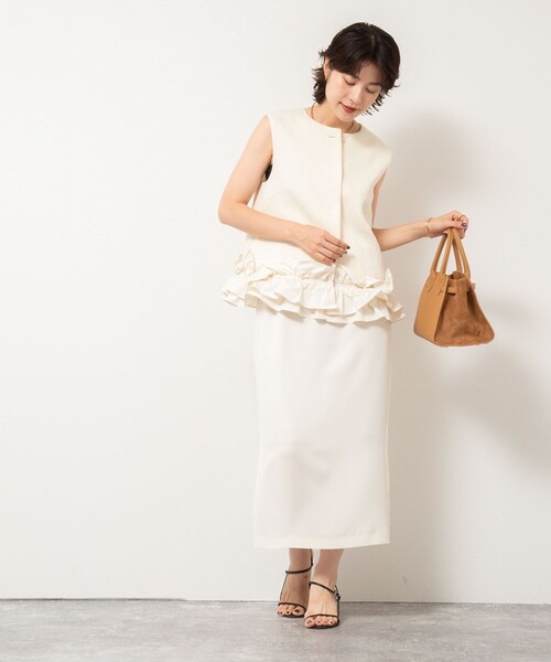 NOLLEY’S Sophi(ノーリーズソフィ)の「マトラッセ裾フリルジレ(ベスト・レディース・ブラック/オフホワイト・38)」の5枚目の写真