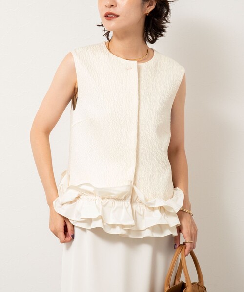 NOLLEY’S Sophi(ノーリーズソフィ)の「マトラッセ裾フリルジレ(ベスト・レディース・ブラック/オフホワイト・38)」の8枚目の写真