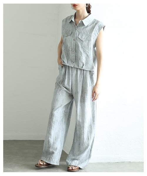 Sawa a la mode(サワアラモード)の「ノースリーブシャツ&ワイドパンツセットアップ(セットアップ・レディース・グレー/ライトブルー・FREE)」の5枚目の写真