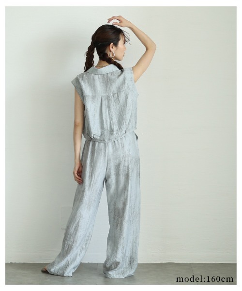 Sawa a la mode(サワアラモード)の「ノースリーブシャツ&ワイドパンツセットアップ(セットアップ・レディース・グレー/ライトブルー・FREE)」の6枚目の写真