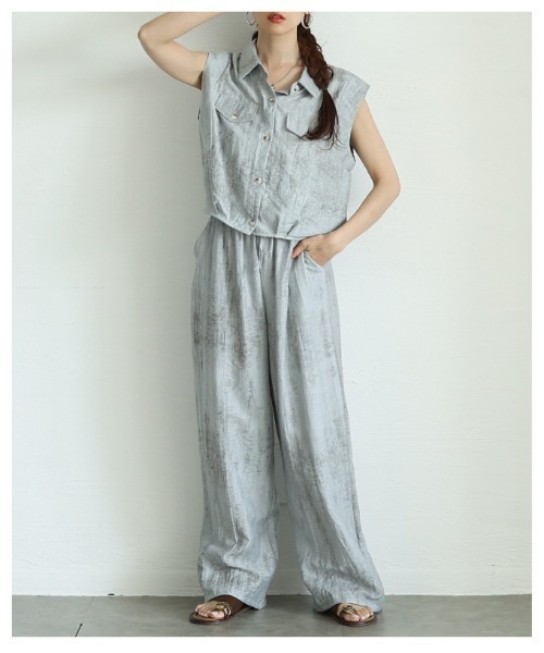 Sawa a la mode(サワアラモード)の「ノースリーブシャツ&ワイドパンツセットアップ(セットアップ・レディース・グレー/ライトブルー・FREE)」の12枚目の写真