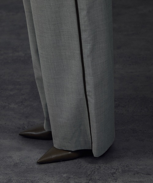 SALON adam et rope'（サロン アダム エ ロペ）の「GREENWOOLサイドベロアラインパンツ［ストレッチ・接触冷感・防シワ］（その他パンツ・レディース・グレー/ブラック/ブラウン・S/M）」の17枚目の写真