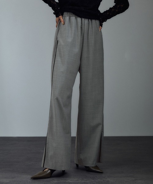 SALON adam et rope'（サロン アダム エ ロペ）の「GREENWOOLサイドベロアラインパンツ［ストレッチ・接触冷感・防シワ］（その他パンツ・レディース・グレー/ブラック/ブラウン・S/M）」の11枚目の写真