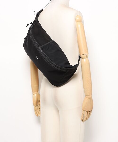 VANS（バンズ）の「DETACHED スリングバッグ（ボディバッグ/ウエストポーチ・メンズ・ブラック・ONE SIZE）」の7枚目の写真