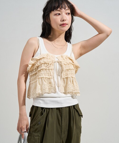 FREAK'S STORE(フリークスストア)の「ヴィンテージ風 2WAYレースビスチェ/バックリボン キャミビスチェ(キャミソール・レディース・ブラック/オフホワイト・フリ-)」の2枚目の写真