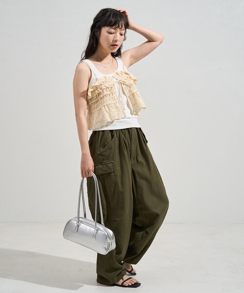 FREAK'S STORE(フリークスストア)の「ヴィンテージ風 2WAYレースビスチェ/バックリボン キャミビスチェ(キャミソール・レディース・ブラック/オフホワイト・フリ-)」の16枚目の写真