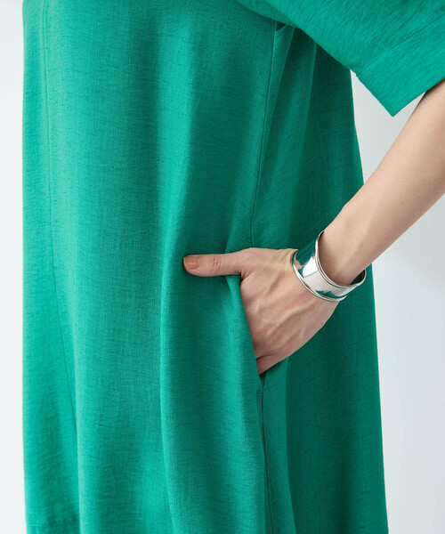 A/C DESIGN BY ALPHA CUBIC（エーシーデザインバイアルファキュービック）の「スキッパーワンピース【接触冷感】（ワンピース・レディース・ブラック/グリーン・9号/11号/13号）」の18枚目の写真