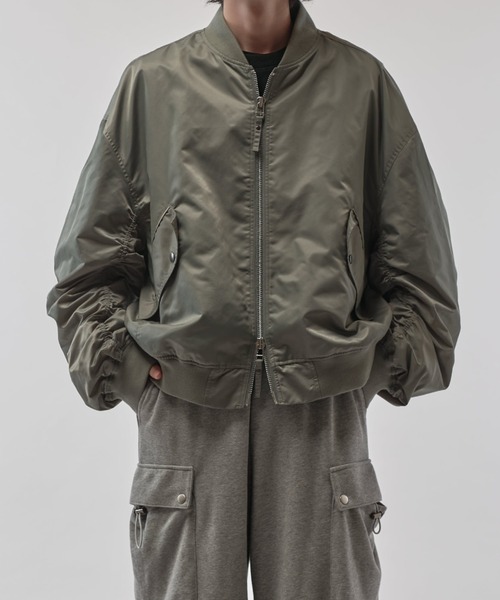 Lui's(ルイス)の「【Neucon/ニューコン】シャーリングアームボリュームナイロンMA-1(MA-1・メンズ・グレー/ブラック・1/2)」の11枚目の写真