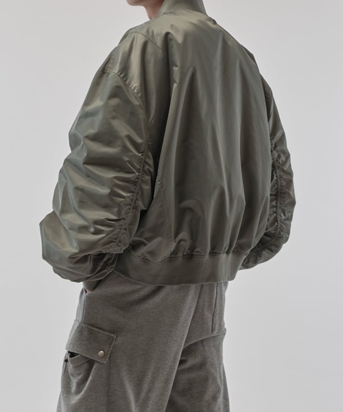 Lui's(ルイス)の「【Neucon/ニューコン】シャーリングアームボリュームナイロンMA-1(MA-1・メンズ・グレー/ブラック・1/2)」の12枚目の写真