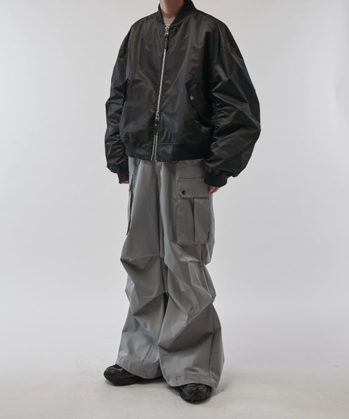 Lui's(ルイス)の「【Neucon/ニューコン】シャーリングアームボリュームナイロンMA-1(MA-1・メンズ・グレー/ブラック・1/2)」の8枚目の写真