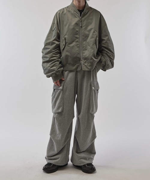 Lui's(ルイス)の「【Neucon/ニューコン】シャーリングアームボリュームナイロンMA-1(MA-1・メンズ・グレー/ブラック・1/2)」の14枚目の写真