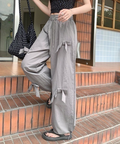 DIAVEL(ディアベル)の「リボンディテールカーゴパンツ(カーゴパンツ・レディース・ホワイト/グリーン/ブラック/グレー・M)」の15枚目の写真