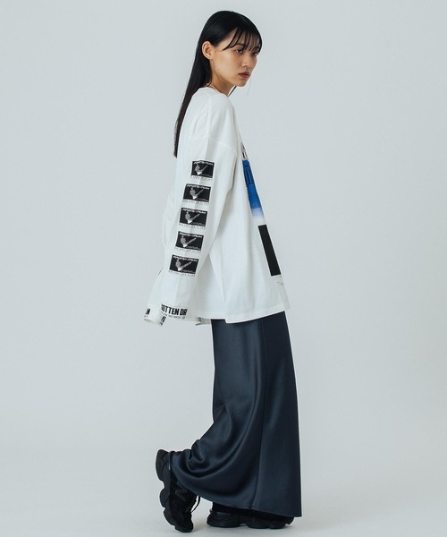 OKIRAKU（オキラク）の「(OKIRAKU×ROSEBUD) GRAPHIC LONG SLEEVE TEE（Tシャツ/カットソー・レディース・ホワイト/ブラック・ONE SIZE）」の18枚目の写真