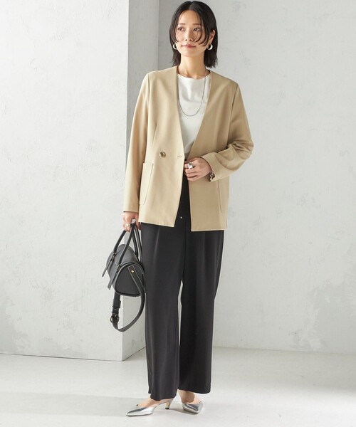 SHIPS（シップス）の「〈吸水速乾 / 防シワ加工 / 洗濯機可能〉スーティング ジャージー カラーレス ジャケット（ノーカラージャケット・レディース・ベージュ/ネイビー・36/38）」の3枚目の写真