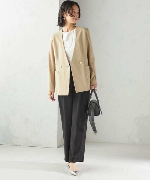 SHIPS（シップス）の「〈吸水速乾 / 防シワ加工 / 洗濯機可能〉スーティング ジャージー カラーレス ジャケット（ノーカラージャケット・レディース・ベージュ/ネイビー・36/38）」の8枚目の写真