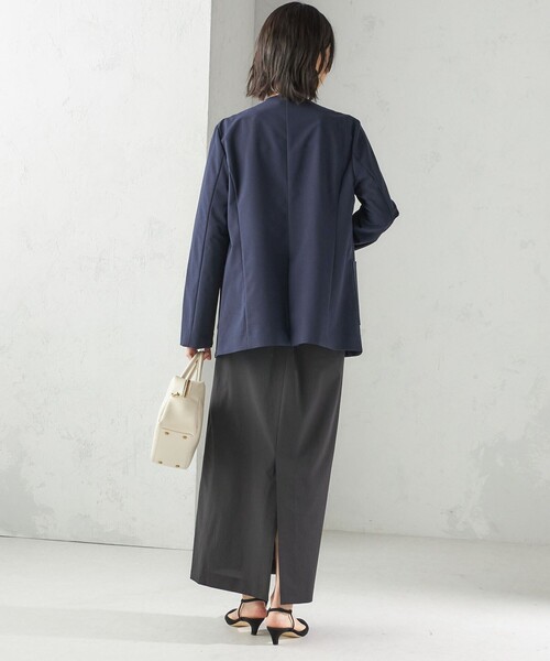 SHIPS（シップス）の「〈吸水速乾 / 防シワ加工 / 洗濯機可能〉スーティング ジャージー カラーレス ジャケット（ノーカラージャケット・レディース・ベージュ/ネイビー・36/38）」の19枚目の写真