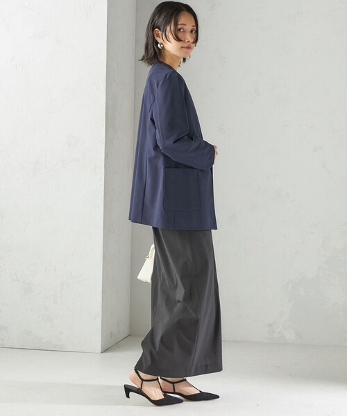 SHIPS（シップス）の「〈吸水速乾 / 防シワ加工 / 洗濯機可能〉スーティング ジャージー カラーレス ジャケット（ノーカラージャケット・レディース・ベージュ/ネイビー・36/38）」の20枚目の写真