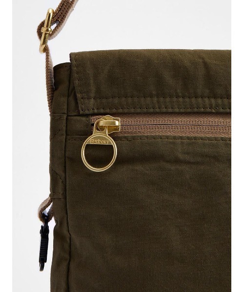 Barbour（バブアー）の「【TRANSPORT / トランスポート】 クロスボディバッグ（ショルダーバッグ・メンズ・ブラック/グリーン・ONE SIZE）」の8枚目の写真