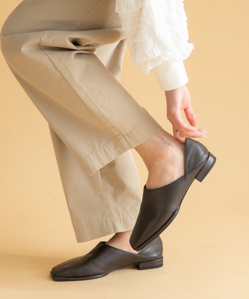 URBAN RESEARCH Sonny Label（アーバンリサーチサニーレーベル）の「スクエアフラットスリッポン（スリッポン・レディース・ブラック/アイボリー/ブラウン・SMALL/MEDIUM/LARGE）」の3枚目の写真