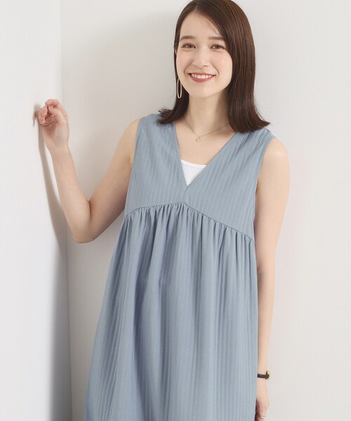 ITS'DEMO（イッツデモ）の「【洗濯機OK／ロングシーズン使える】ティアードVネックワンピース（ワンピース・レディース・ブルー/ブラック/ダークブラウン・00）」の8枚目の写真