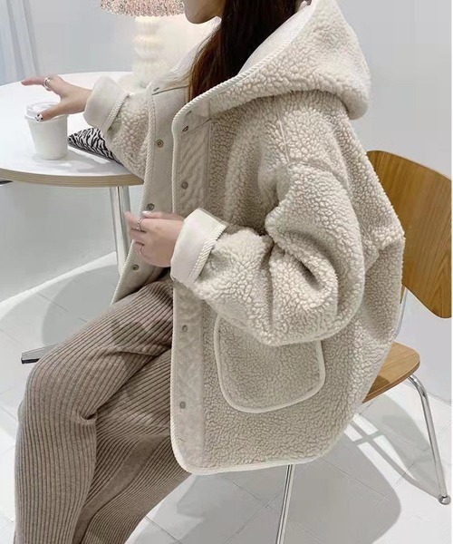 NEW GENTLEMAN(ニュージェントルマン)の「パフュート ボア フード ブルゾン/ジャケット(その他アウター・レディース・グレイッシュベージュ/ベージュ・M/L/XL)」の11枚目の写真