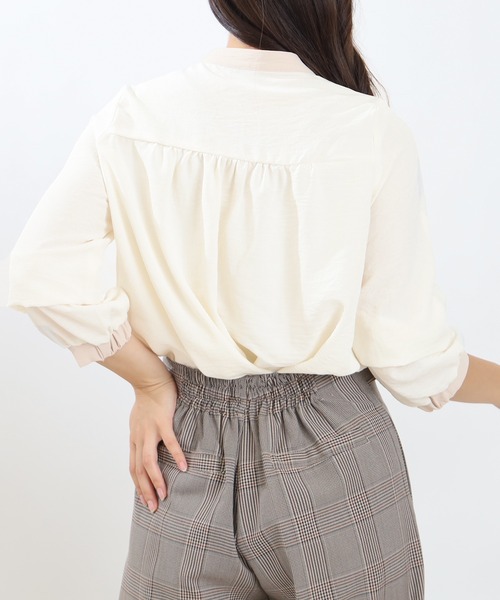 TRUDEA(トルディア)の「ピンタック2WAYスリーブブラウス(シャツ/ブラウス・レディース・ブラック/ホワイト・MEDIUM)」の5枚目の写真