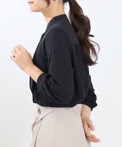 TRUDEA(トルディア)の「ピンタック2WAYスリーブブラウス(シャツ/ブラウス・レディース・ブラック/ホワイト・MEDIUM)」の9枚目の写真