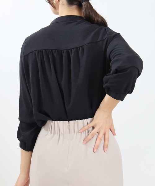 TRUDEA(トルディア)の「ピンタック2WAYスリーブブラウス(シャツ/ブラウス・レディース・ブラック/ホワイト・MEDIUM)」の10枚目の写真