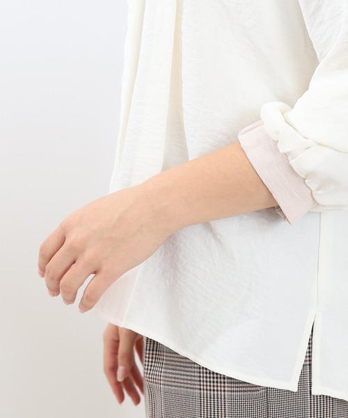 TRUDEA(トルディア)の「ピンタック2WAYスリーブブラウス(シャツ/ブラウス・レディース・ブラック/ホワイト・MEDIUM)」の19枚目の写真