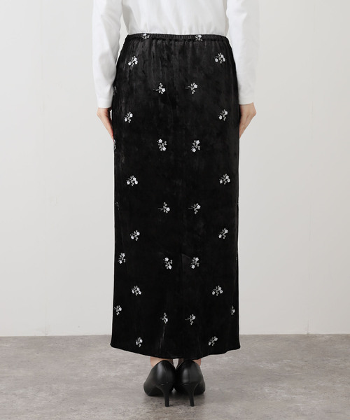 【SLOBE IENA】フラワーエンブロイダリーベロアスカート フラワーエンブロイダリーベロアスカート（スカート）｜SLOBE