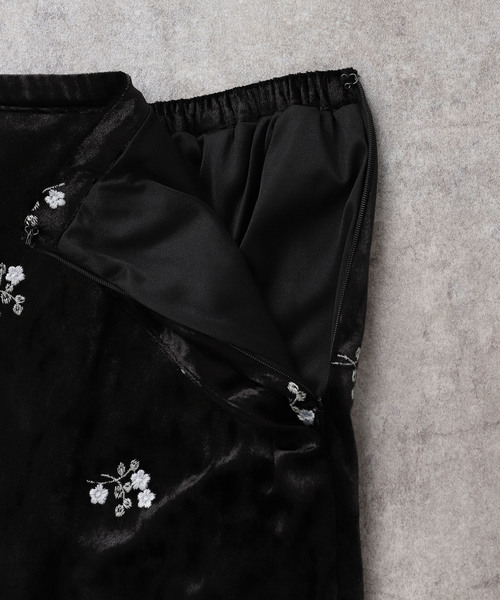 フラワーエンブロイダリーベロアスカート（スカート）｜SLOBE