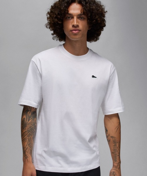JORDAN BRAND(ジョーダンブランド)の「JORDAN BRAND M J BRND AJ11 PCH SS CRW / ジョーダン ブランド ジョーダン ブランド AJ11 PCH S/S クルー / NIKE【SP】(Tシャツ/カットソー・メンズ・ホワイト・S/M/L/XL/XXL)」の1枚目の写真