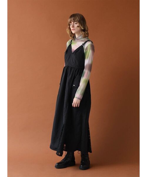 :ETHROF(イーサオブ)の「LACE DOCKING BELT-STRAP NYLON DRESS(ワンピース・レディース・ブラック/ネイビー・MEDIUM)」の5枚目の写真