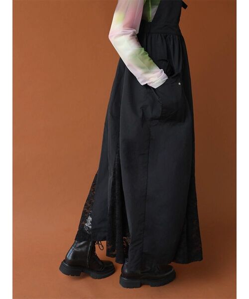 :ETHROF(イーサオブ)の「LACE DOCKING BELT-STRAP NYLON DRESS(ワンピース・レディース・ブラック/ネイビー・MEDIUM)」の12枚目の写真