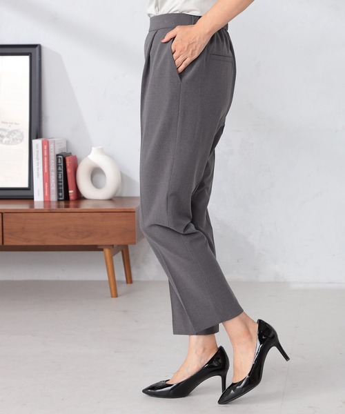 GALLORIA（ギャローリア）の「【キレメクパンツ】ストレッチ　タックテーパードパンツ（その他パンツ・レディース・ブラック/グレー/キャメル・S/M/L/LL）」の11枚目の写真