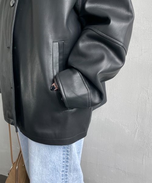 JEANS FACTORY Clothes（ジーンズファクトリークローズ）の「[Jeans Factory Clothes/ジーンズファクトリークローズ] スリーブデザイン オーバーサイズ フェイクレザー ジャケット（ライダースジャケット・レディース・ブラック/ブラウン・F）」の19枚目の写真