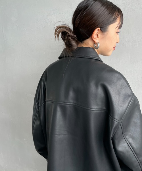 JEANS FACTORY Clothes（ジーンズファクトリークローズ）の「[Jeans Factory Clothes/ジーンズファクトリークローズ] スリーブデザイン オーバーサイズ フェイクレザー ジャケット（ライダースジャケット・レディース・ブラック/ブラウン・F）」の18枚目の写真