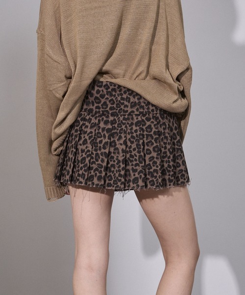 ENVYM(アンビー)の「プリーツラップミニスカート(スカート・レディース・ブラック/レオパード・SMALL/MEDIUM)」の6枚目の写真